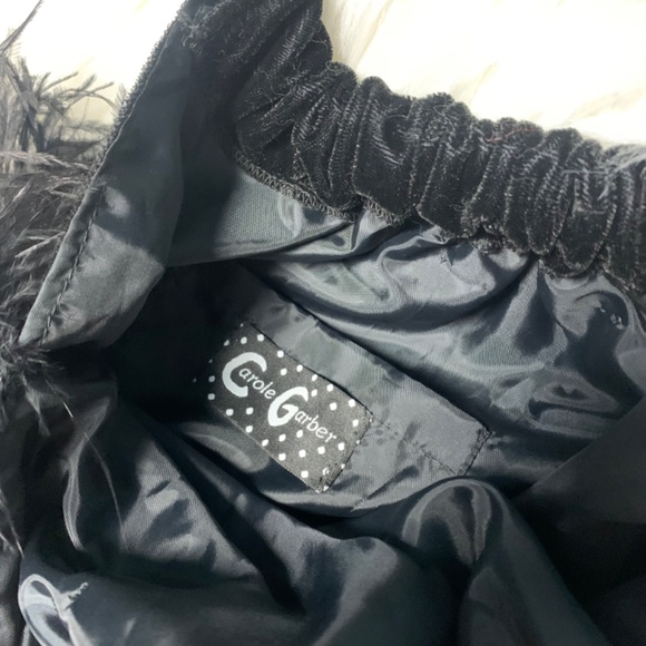 Black velvet handbag with feather trim - Picture 2 of 3